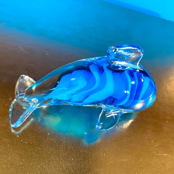 OCEAN MARINE LIFE ART GLASS DOLPHIN FIGURINE CLEAR WITH INTERIOR BLUE SWIRLS 4” - Picture 5 of 12